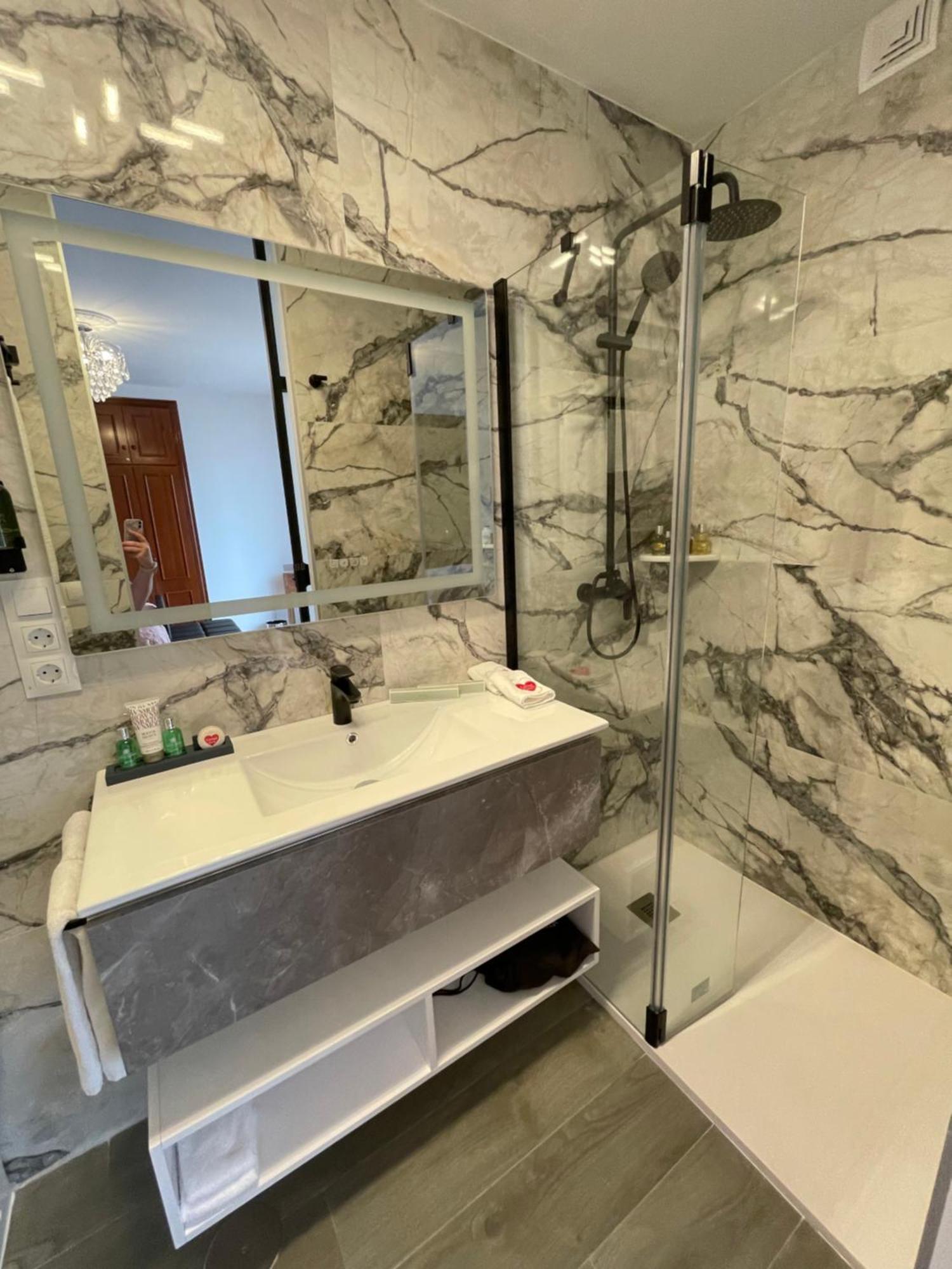 Cariad Boutique Bed & Breakfast La Cala Del Moral Zimmer foto